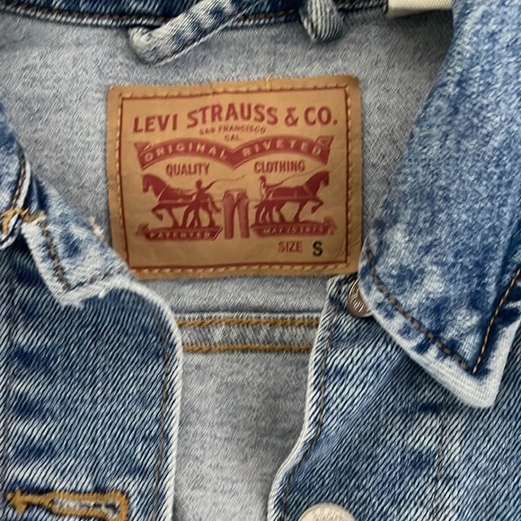 Levi’s Womens Jean Jacket - Picture 3 of 3